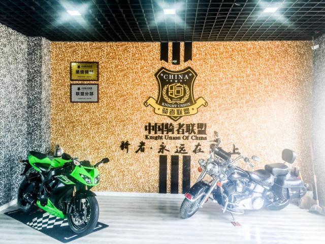 晋中驿站：曼岛机车