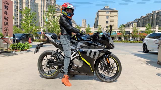 亲爱的小孩